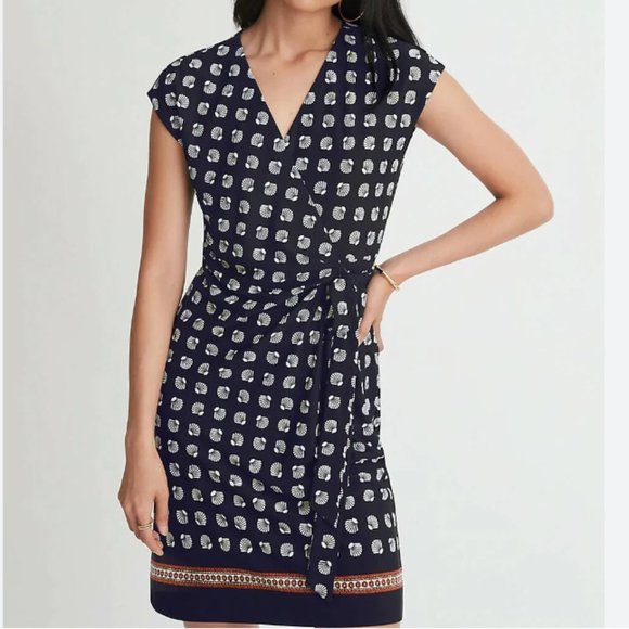 Ann Taylor Seashell Print Cap Sleeve Wrap Dress in Night Sky - Picture 1 of 13